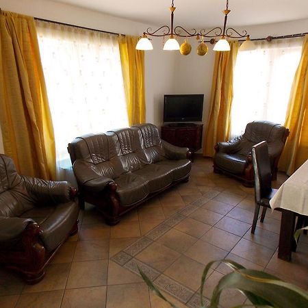 Casa Olteanu Pension โมเอเชอ เด จอส ภายนอก รูปภาพ