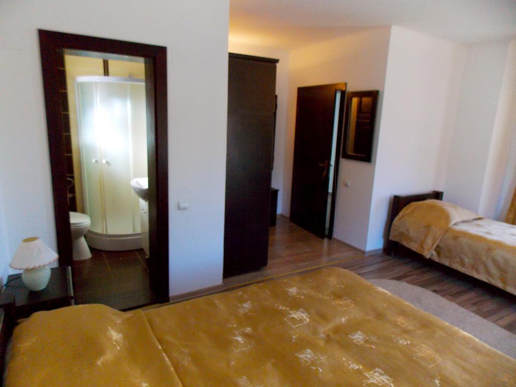Casa Olteanu Pension โมเอเชอ เด จอส ภายนอก รูปภาพ