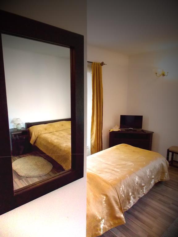 Casa Olteanu Pension โมเอเชอ เด จอส ภายนอก รูปภาพ