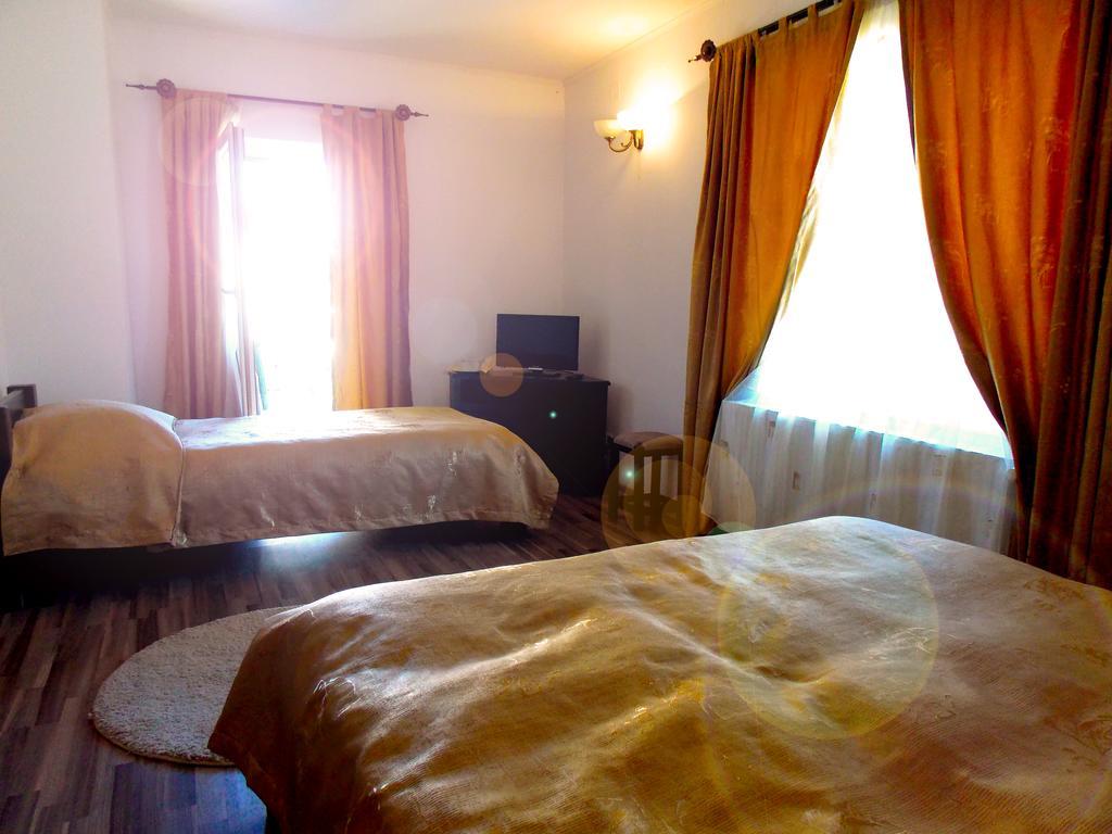 Casa Olteanu Pension โมเอเชอ เด จอส ภายนอก รูปภาพ